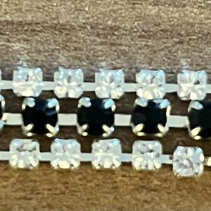 NWOT Dauphines of New York rhinestone headband